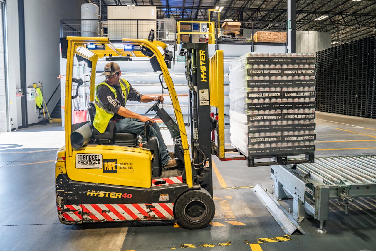 How Equipment Financing Works for Small Manufacturers 
